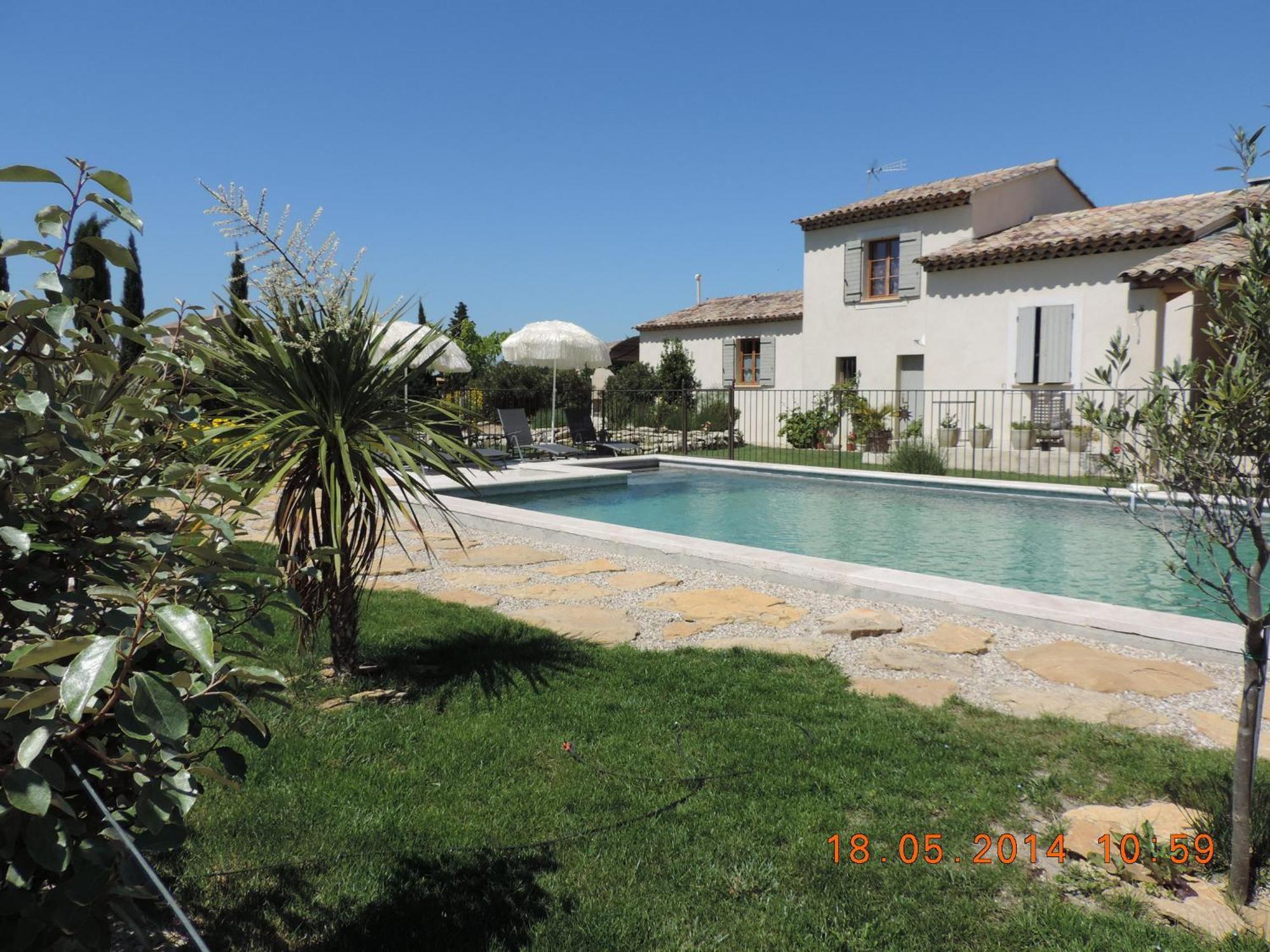 Chambre 2 Pers, Cuisine D'Ete Le Fare Tchanque Parking Gratuit Sur Place Cavaillon Exterior foto