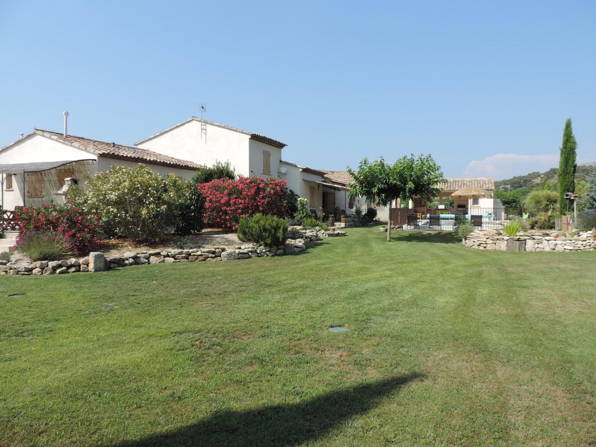 Chambre 2 Pers, Cuisine D'Ete Le Fare Tchanque Parking Gratuit Sur Place Cavaillon Exterior foto